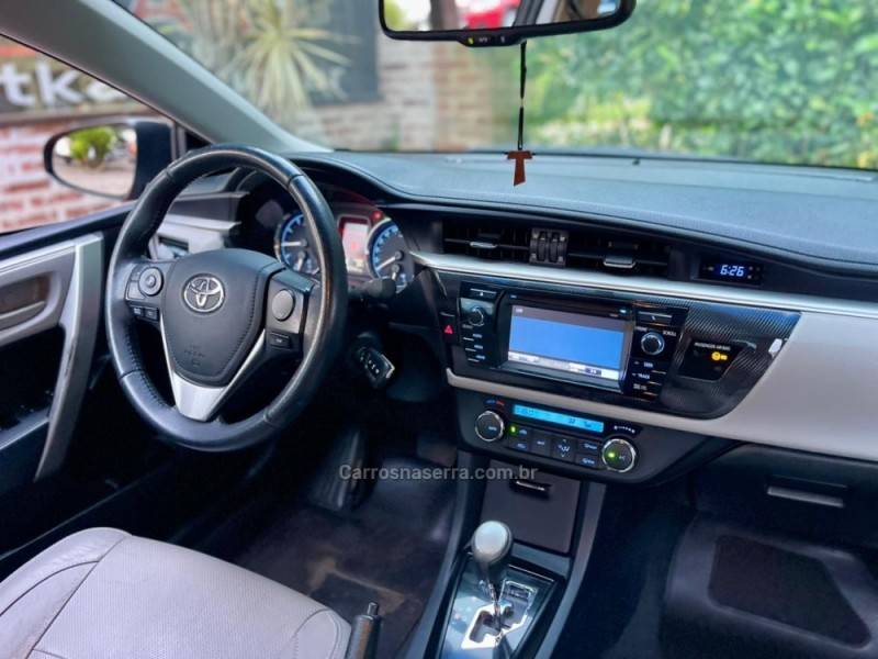 TOYOTA - COROLLA - 2016/2016 - Cinza - R$ 89.900,00