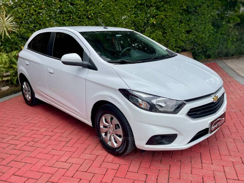 CHEVROLET - ONIX - 2019/2019 - Branca - R$ 57.900,00