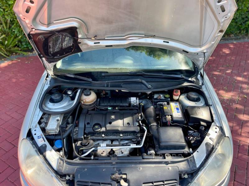 PEUGEOT - 206 - 2007/2008 - Prata - R$ 17.900,00