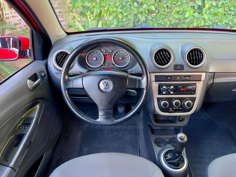 VOLKSWAGEN - VOYAGE - 2012/2012 - Vermelha - R$ 38.900,00