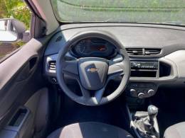 CHEVROLET - ONIX - 2017/2017 - Branca - R$ 48.900,00