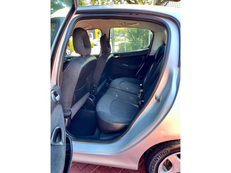 PEUGEOT - 206 - 2007/2008 - Prata - R$ 17.900,00