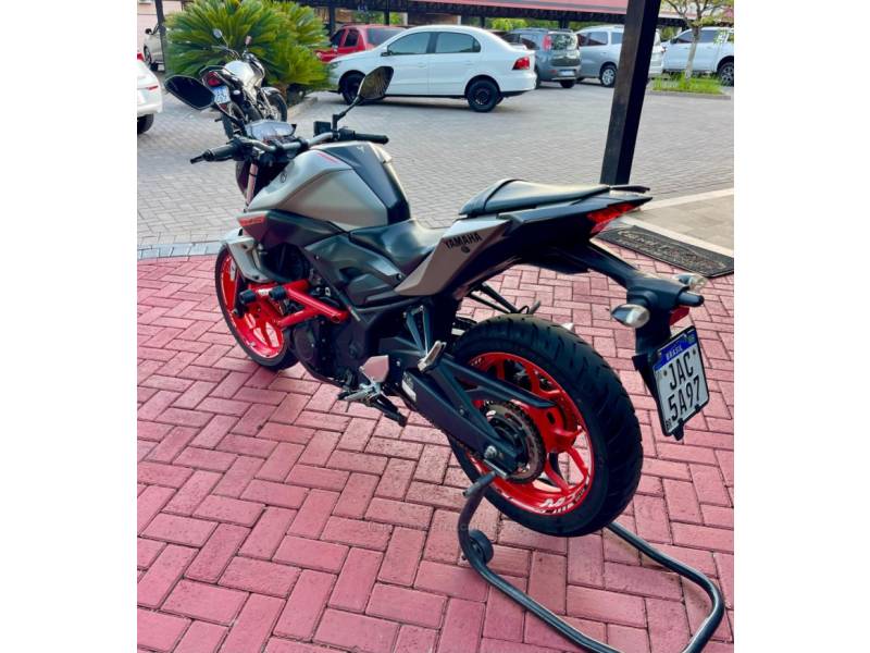 YAMAHA - MT - 2020/2020 - Cinza - R$ 25.900,00