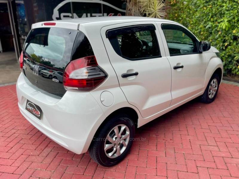 FIAT - MOBI - 2017/2018 - Branca - R$ 34.900,00