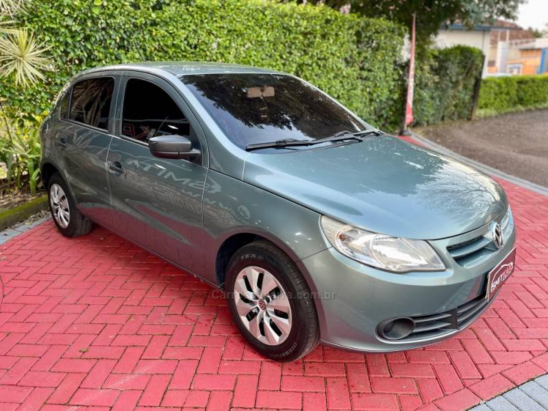 VOLKSWAGEN - GOL - 2010/2011 - Cinza - R$ 24.900,00