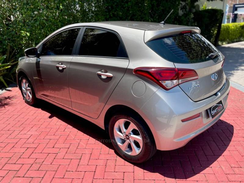 HYUNDAI - HB20S - 2016/2016 - Prata - R$ 53.900,00