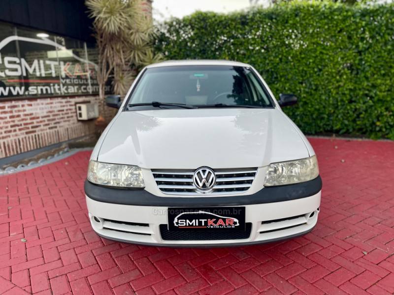 VOLKSWAGEN - SAVEIRO - 2005/2005 - Branca - R$ 25.900,00