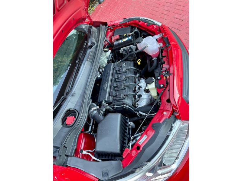 CHEVROLET - ONIX - 2014/2015 - Vermelha - R$ 46.900,00