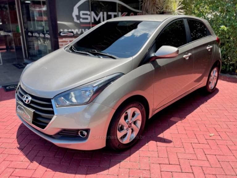HYUNDAI - HB20S - 2016/2016 - Prata - R$ 53.900,00