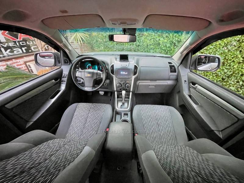 CHEVROLET - S10 - 2014/2014 - Prata - R$ 105.000,00