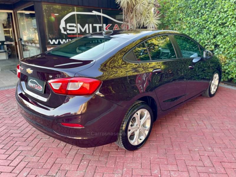 CHEVROLET - CRUZE - 2019/2020 - Vermelha - R$ 96.900,00