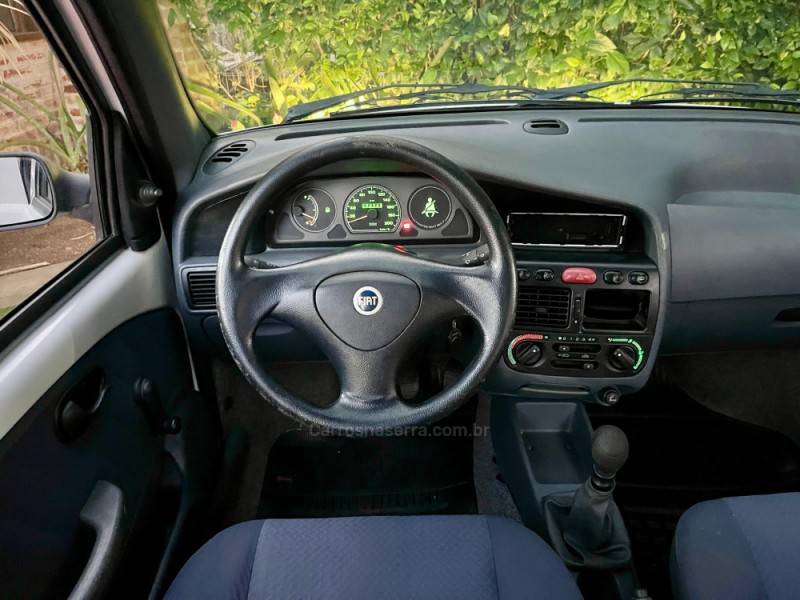 FIAT - PALIO - 2003/2003 - Branca - R$ 15.900,00