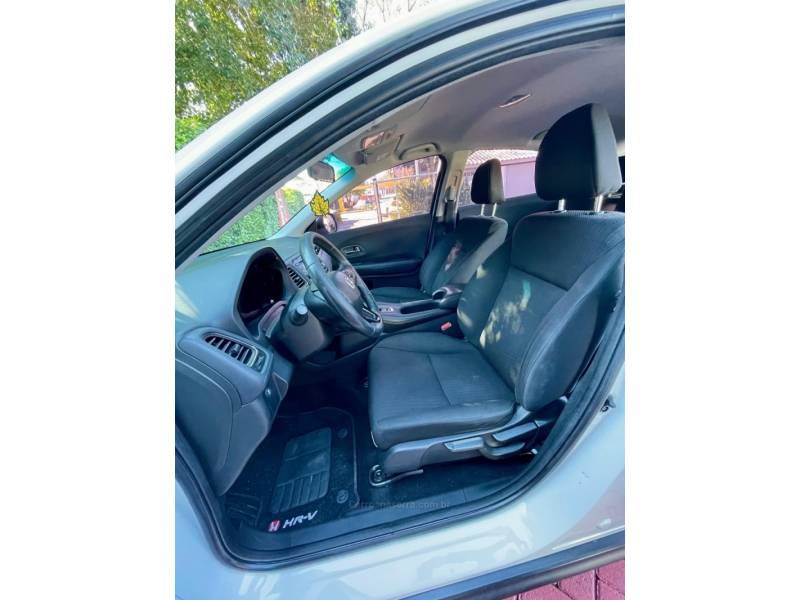 HONDA - HR-V - 2015/2016 - Branca - R$ 87.900,00