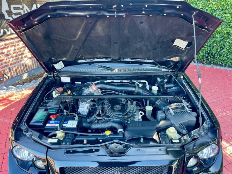 MITSUBISHI - PAJERO TR4 - 2008/2008 - Preta - R$ 48.900,00