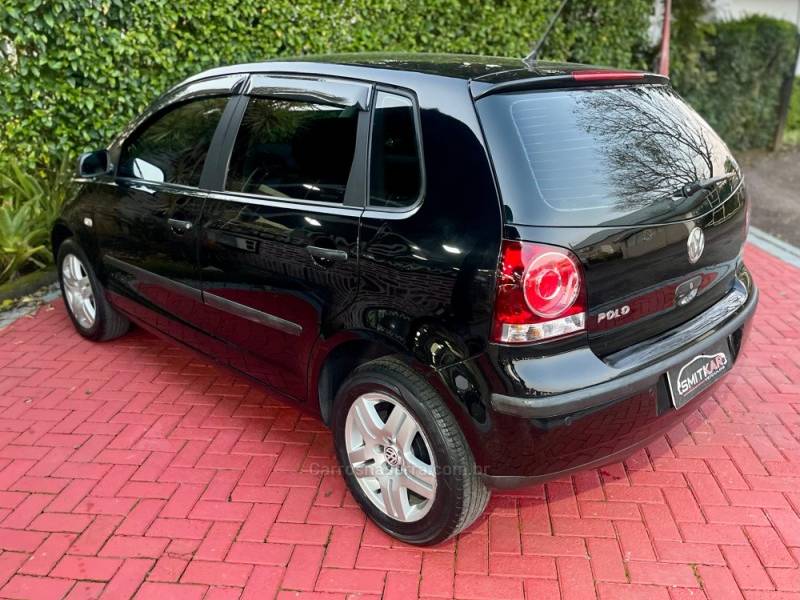 VOLKSWAGEN - POLO - 2007/2008 - Preta - R$ 28.900,00