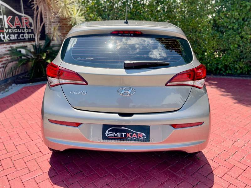 HYUNDAI - HB20S - 2016/2016 - Prata - R$ 53.900,00