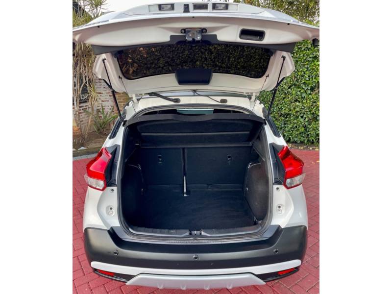 NISSAN - KICKS - 2018/2019 - Branca - R$ 88.900,00