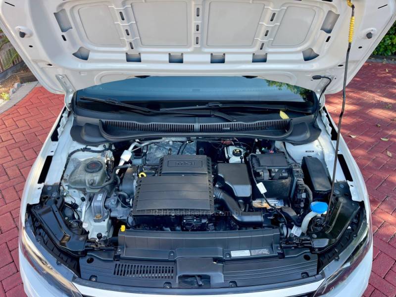 VOLKSWAGEN - VIRTUS - 2021/2021 - Branca - R$ 79.900,00