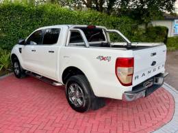 FORD - RANGER - 2013/2014 - Branca - R$ 105.900,00