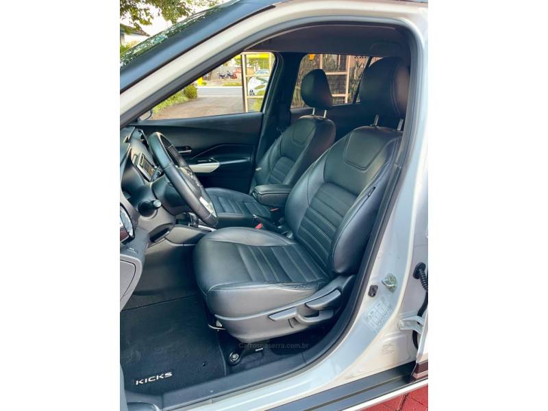 NISSAN - KICKS - 2018/2019 - Branca - R$ 88.900,00