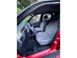 FIAT - PALIO - 2002/2002 - Vermelha - R$ 18.900,00