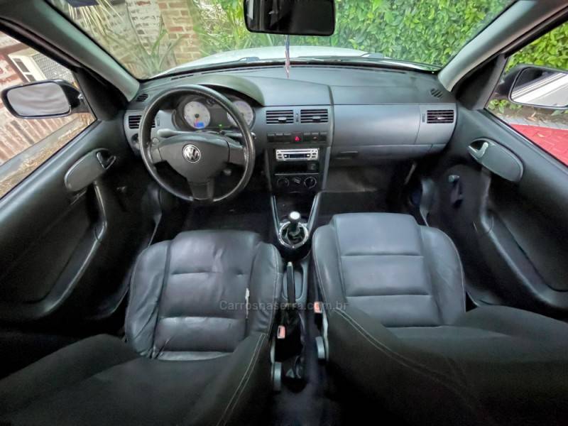 VOLKSWAGEN - SAVEIRO - 2005/2005 - Branca - R$ 25.900,00
