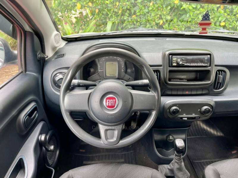 FIAT - MOBI - 2017/2018 - Branca - R$ 34.900,00