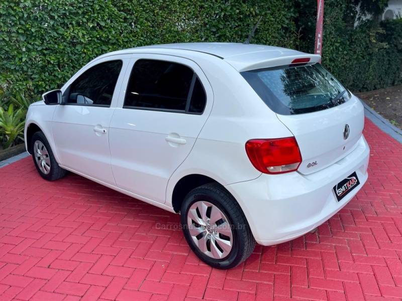 VOLKSWAGEN - GOL - 2015/2016 - Branca - R$ 42.900,00