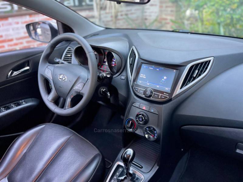 HYUNDAI - HB20 - 2015/2015 - Prata - R$ 58.900,00