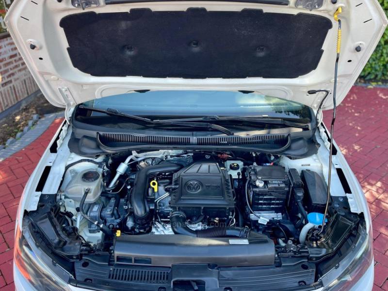 VOLKSWAGEN - POLO - 2018/2019 - Branca - R$ 74.900,00