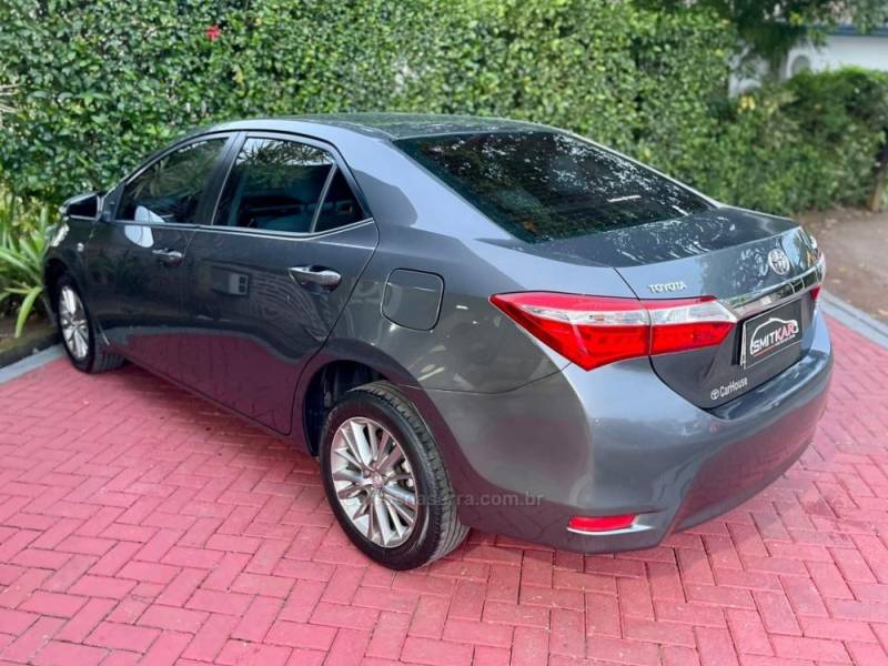 TOYOTA - COROLLA - 2016/2016 - Cinza - R$ 89.900,00
