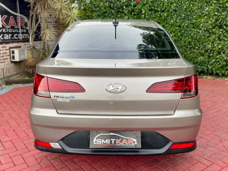 HYUNDAI - HB20 - 2021/2022 - Prata - R$ 66.900,00