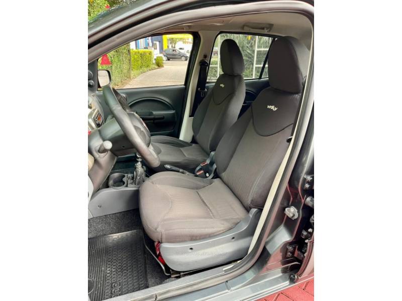 FIAT - UNO - 2011/2012 - Cinza - R$ 34.900,00