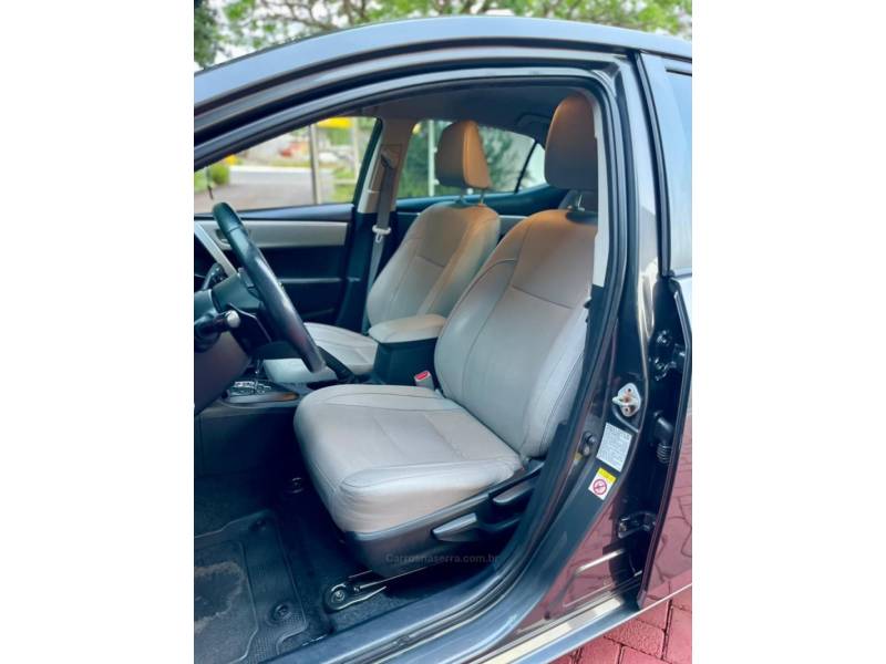 TOYOTA - COROLLA - 2016/2016 - Cinza - R$ 89.900,00