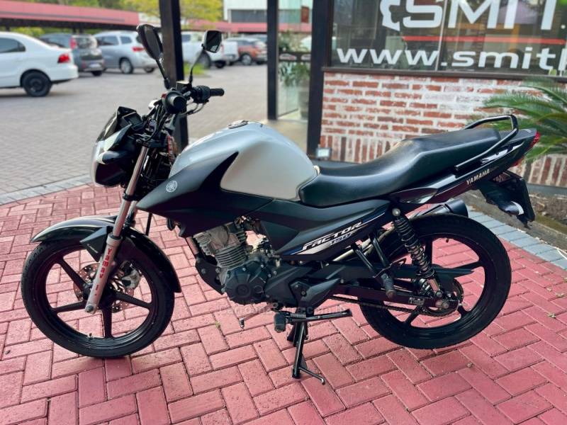 YAMAHA - FACTOR - 2022/2022 - Branca - R$ 14.900,00