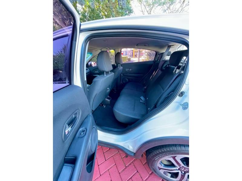 HONDA - HR-V - 2015/2016 - Branca - R$ 87.900,00