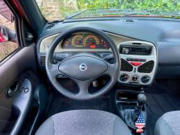 FIAT - PALIO - 2002/2002 - Vermelha - R$ 18.900,00