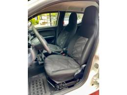 FIAT - MOBI - 2017/2018 - Branca - R$ 34.900,00