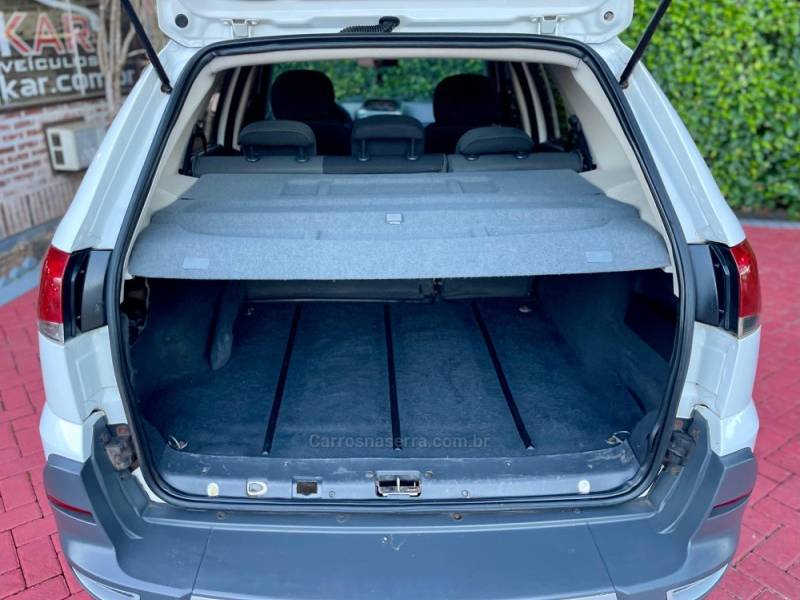 FIAT - PALIO - 2013/2014 - Branca - R$ 45.900,00
