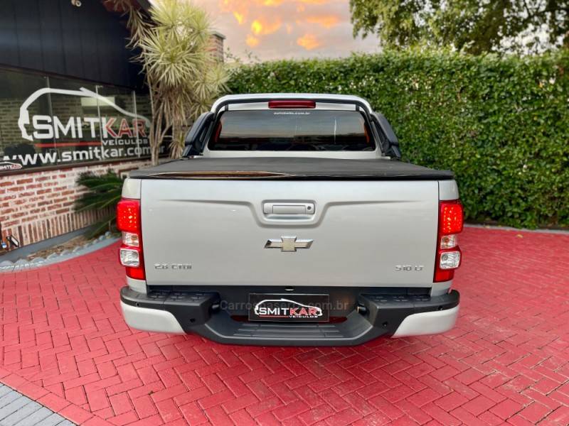 CHEVROLET - S10 - 2014/2014 - Prata - R$ 105.000,00