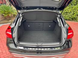 MERCEDES-BENZ - GLA 200 - 2017/2017 - Preta - R$ 115.900,00