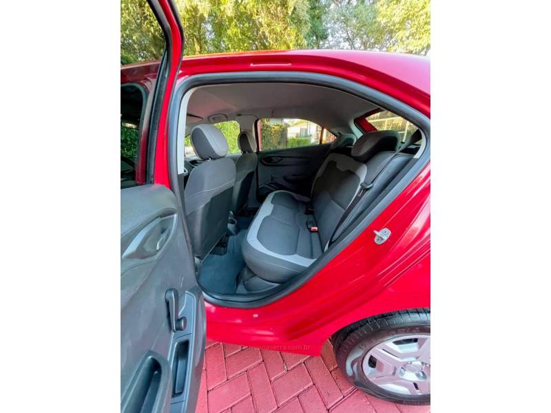 CHEVROLET - ONIX - 2014/2015 - Vermelha - R$ 46.900,00
