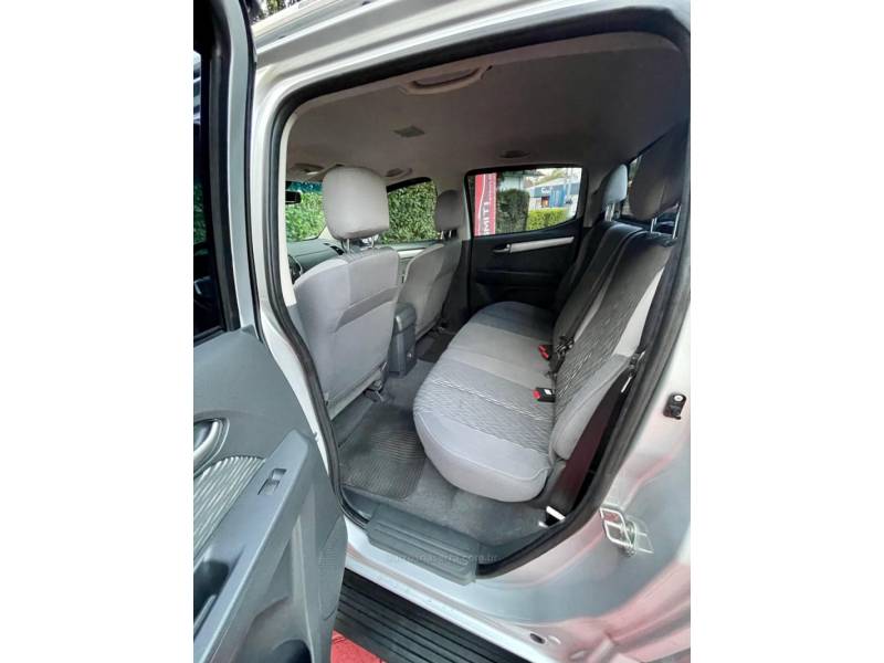 CHEVROLET - S10 - 2014/2014 - Prata - R$ 105.000,00