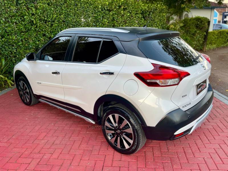 NISSAN - KICKS - 2018/2019 - Branca - R$ 88.900,00