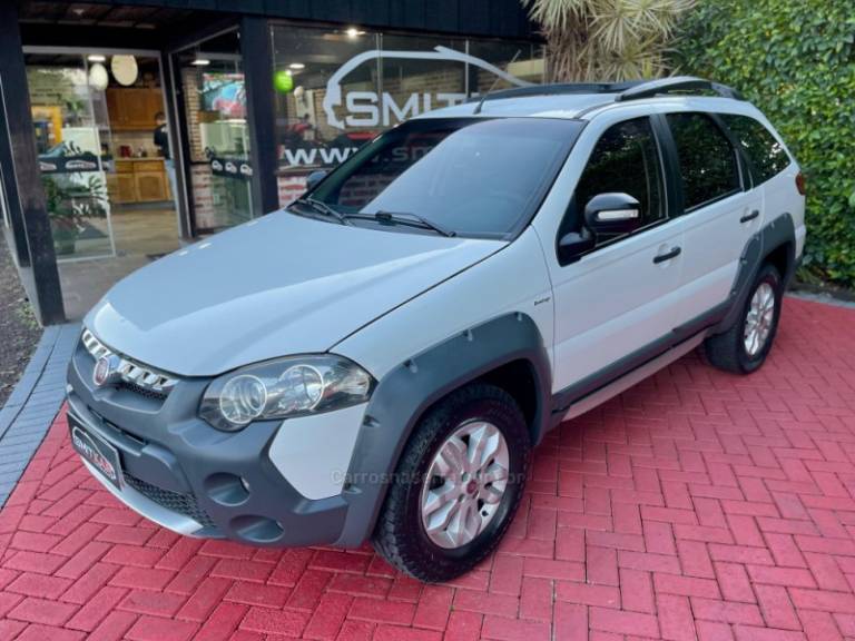 FIAT - PALIO - 2013/2014 - Branca - R$ 45.900,00