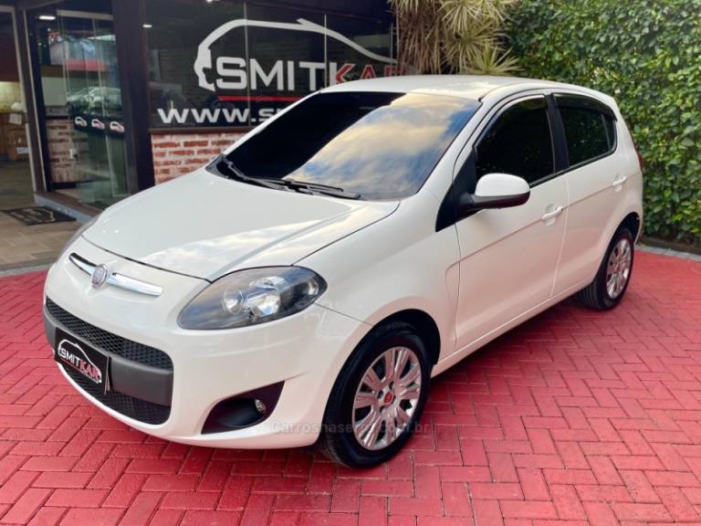 FIAT - PALIO - 2013/2013 - Branca - R$ 38.900,00