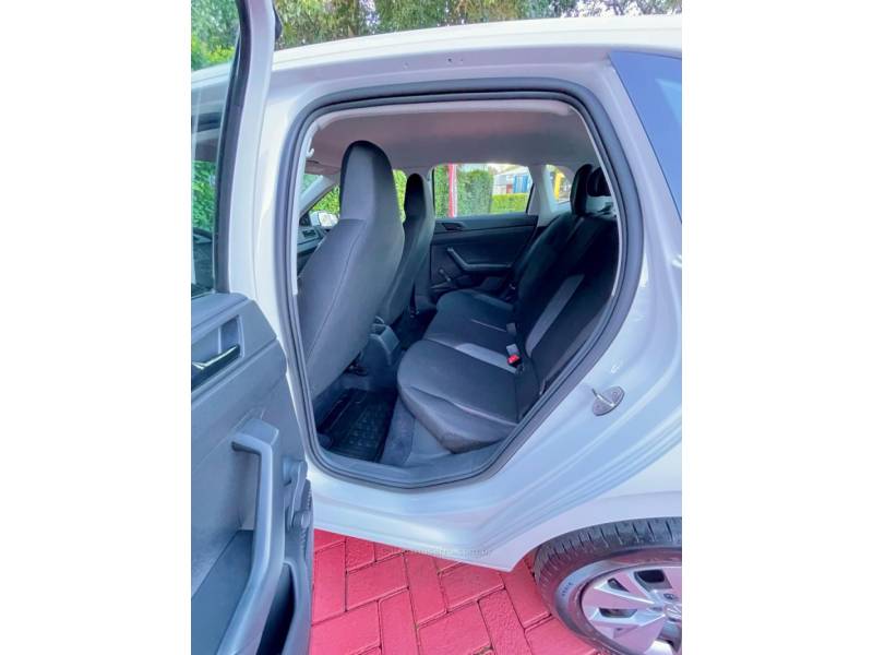 VOLKSWAGEN - POLO - 2023/2023 - Branca - R$ 75.900,00