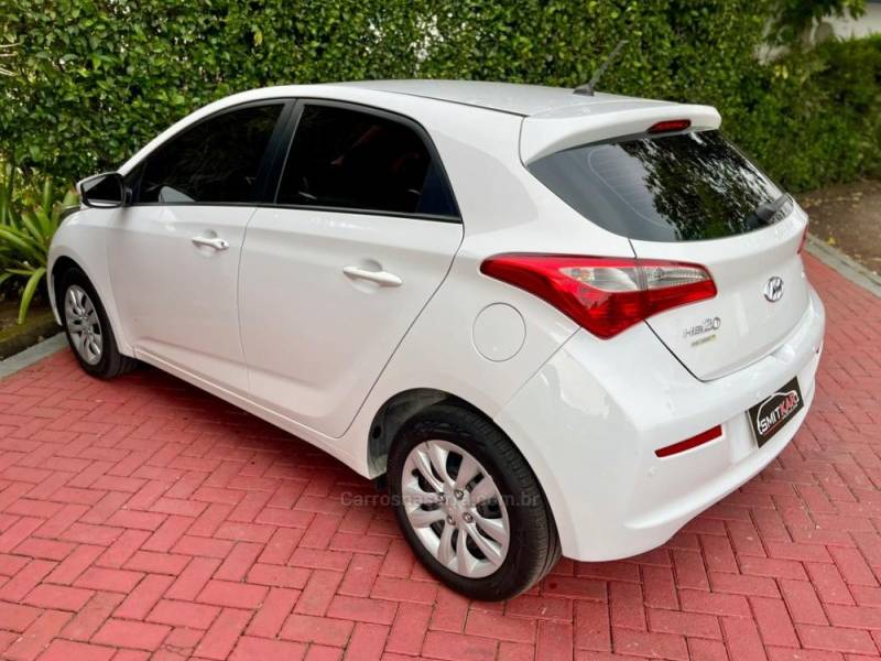 HYUNDAI - HB20 - 2017/2017 - Branca - R$ 64.900,00