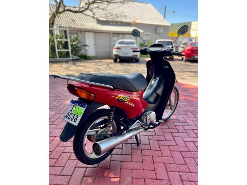 HONDA - C 100 - 2002/2003 - Vermelha - R$ 5.200,00