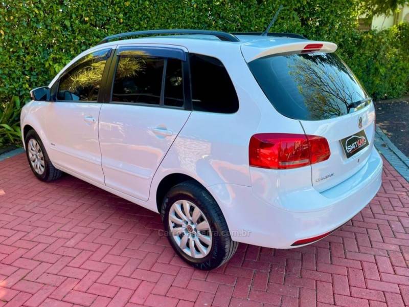 VOLKSWAGEN - SPACEFOX - 2011/2012 - Branca - R$ 42.900,00